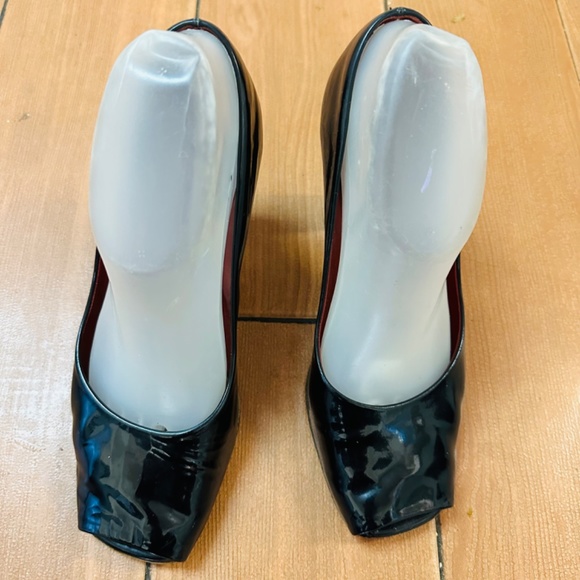 Yves Saint Laurent Shoes - Black Patent Leather - Size 9.5 - Picture 12 of 15